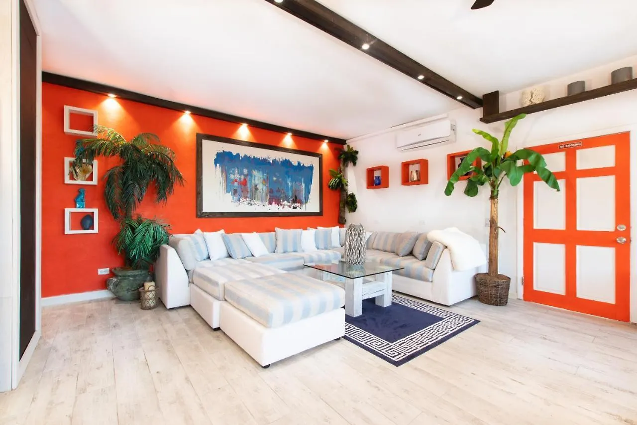 Orange Cottage - At Orange Hill 나사우