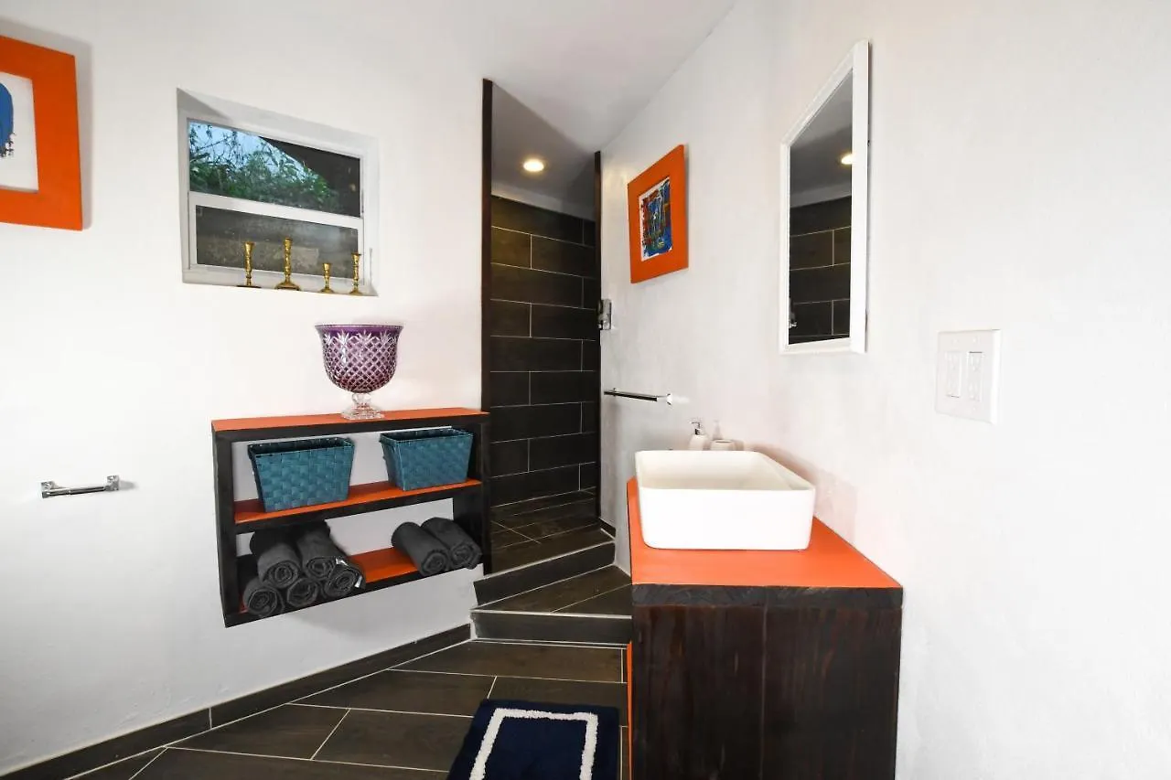 Orange Cottage - At Orange Hill 나사우 아파트